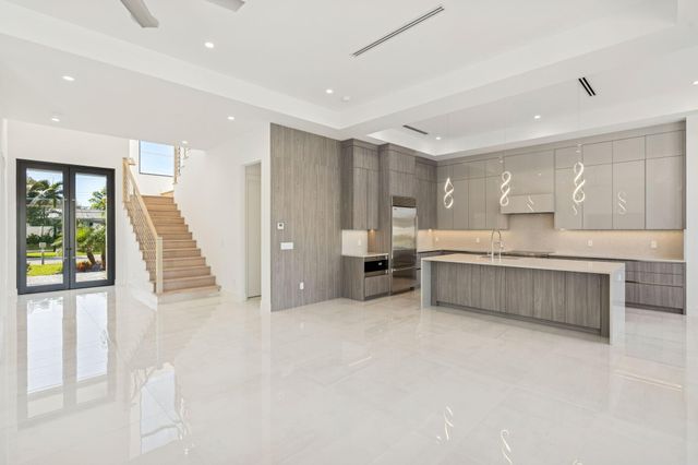 261 NW 8th Street, Boca Raton, FL 33432