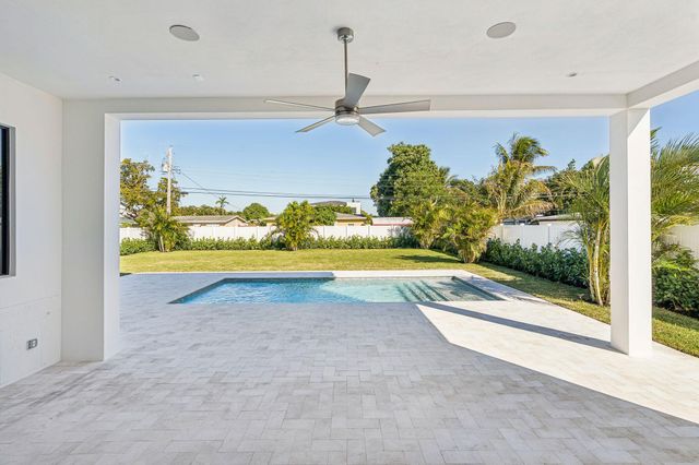 261 NW 8th Street, Boca Raton, FL 33432