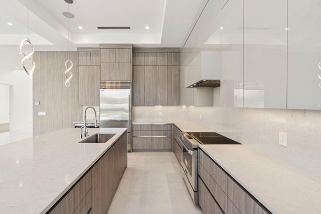 261 NW 8th Street, Boca Raton, FL 33432