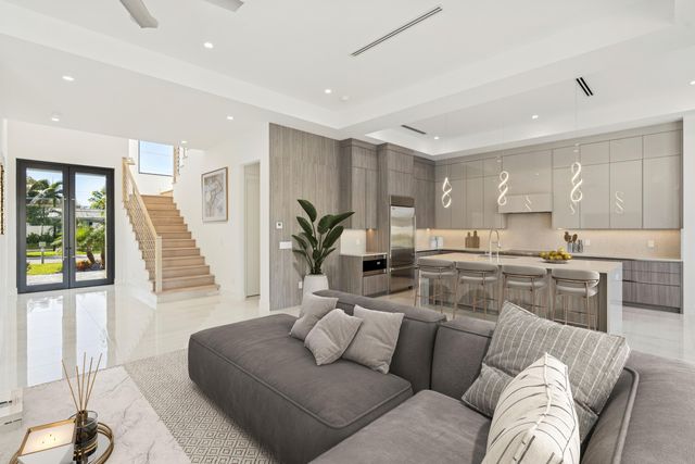 261 NW 8th Street, Boca Raton, FL 33432