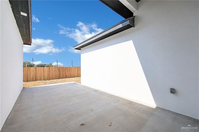 5701 N Rayo Del Sol, Edinburg, TX 78542