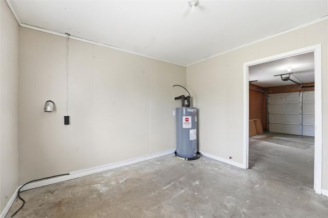 2412 Airline Drive, Brenham, TX 77833