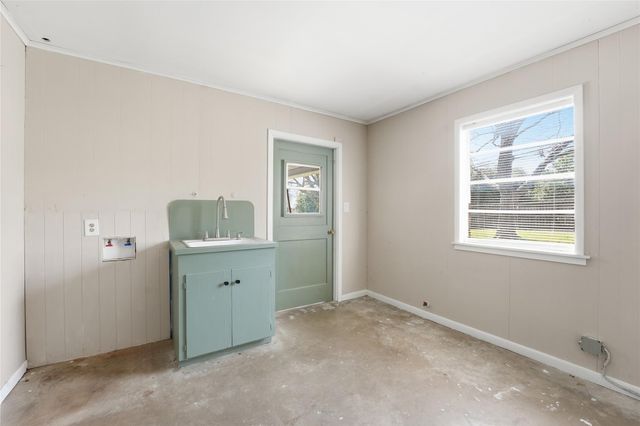 2412 Airline Drive, Brenham, TX 77833