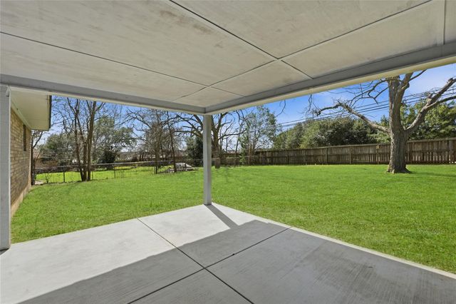 2412 Airline Drive, Brenham, TX 77833