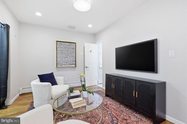 7702 CHELTENHAM AVE, Wyndmoor, PA 19038