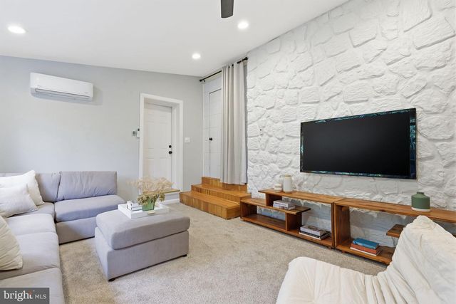 7702 CHELTENHAM AVE, Wyndmoor, PA 19038