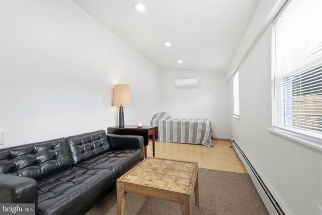 7702 CHELTENHAM AVE, Wyndmoor, PA 19038