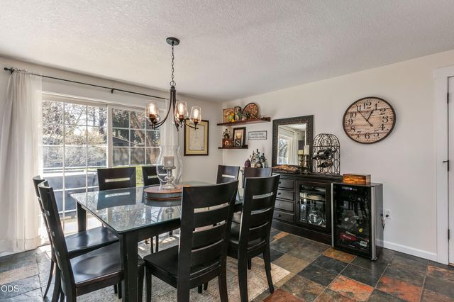 20341 Shahala Court, Bend, OR 97702