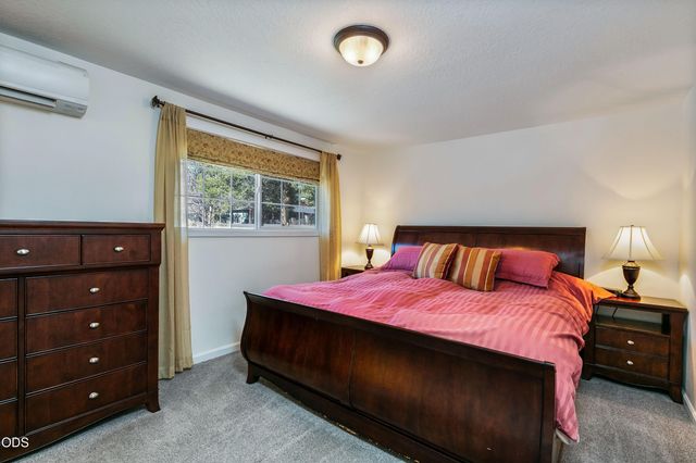 20341 Shahala Court, Bend, OR 97702