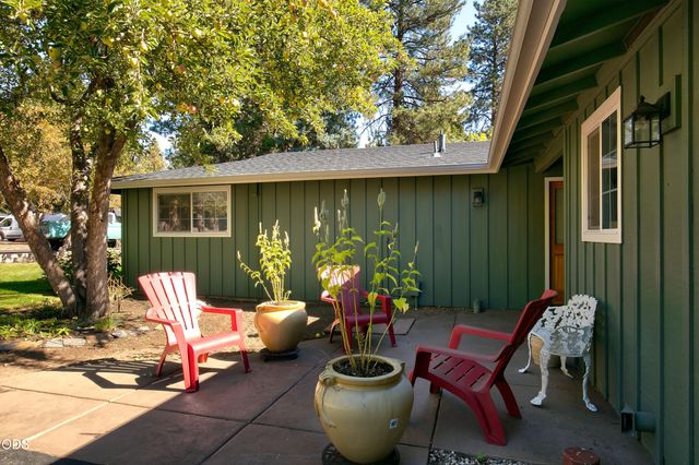 20341 Shahala Court, Bend, OR 97702