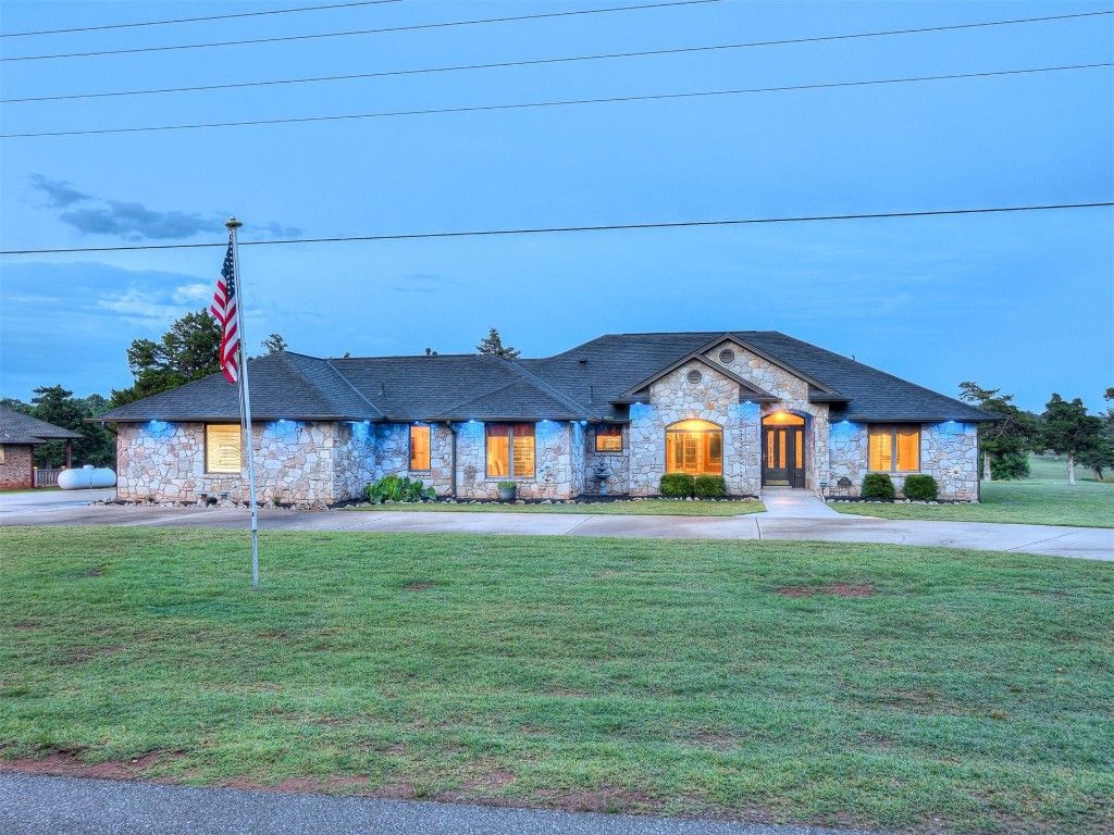 1140 S May Avenue, Guthrie, OK 73044