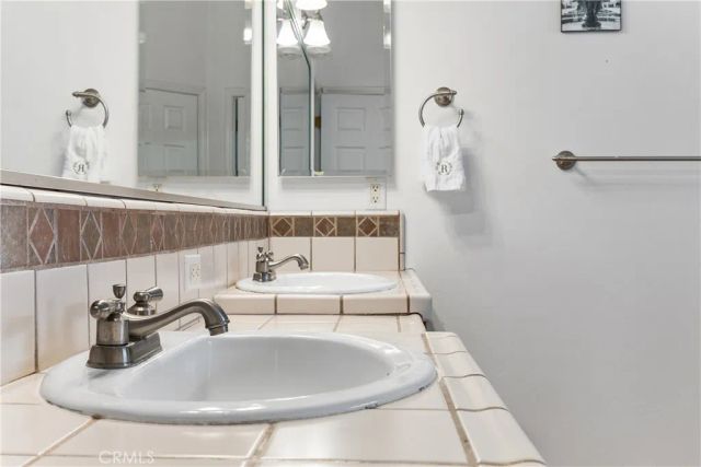 5307 Glacier Springs, Bakersfield, CA 93313