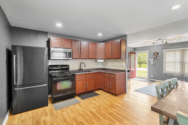 302 S Oltendorf Road, Streamwood, IL 60107