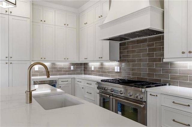 2015 Village Walk, Alpharetta, GA 30004