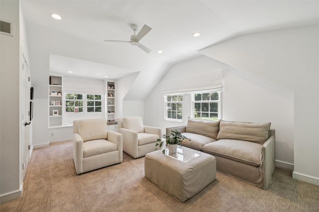 4100 John Lynde Road, Des Moines, IA 50312