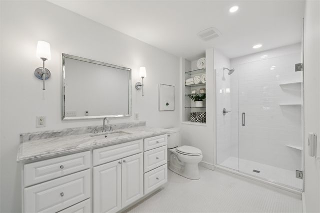 4100 John Lynde Road, Des Moines, IA 50312