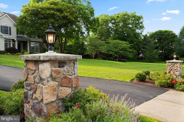 8206 GREENTREE MANOR LN, Fairfax Station, VA 22039
