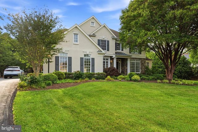 8206 GREENTREE MANOR LN, Fairfax Station, VA 22039