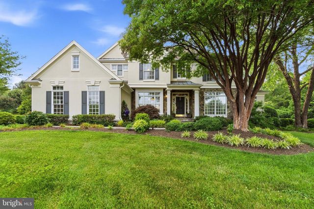 8206 GREENTREE MANOR LN, Fairfax Station, VA 22039
