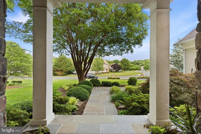 8206 GREENTREE MANOR LN, Fairfax Station, VA 22039