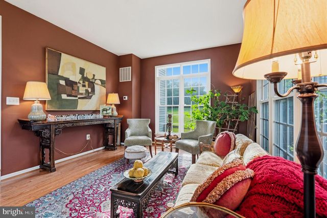 8206 GREENTREE MANOR LN, Fairfax Station, VA 22039