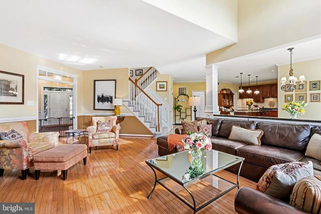8206 GREENTREE MANOR LN, Fairfax Station, VA 22039