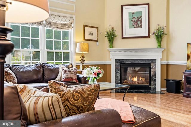 8206 GREENTREE MANOR LN, Fairfax Station, VA 22039