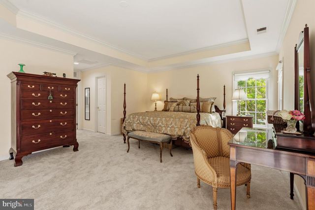 8206 GREENTREE MANOR LN, Fairfax Station, VA 22039
