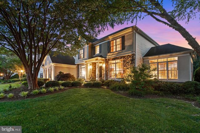 8206 GREENTREE MANOR LN, Fairfax Station, VA 22039