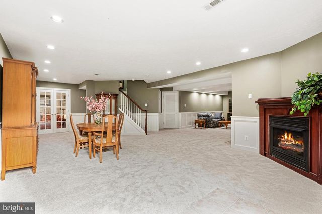 8206 GREENTREE MANOR LN, Fairfax Station, VA 22039
