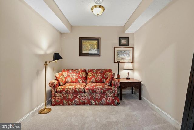 8206 GREENTREE MANOR LN, Fairfax Station, VA 22039