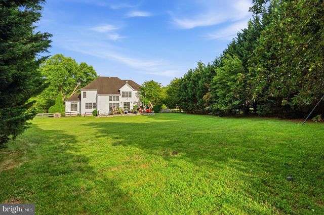 8206 GREENTREE MANOR LN, Fairfax Station, VA 22039