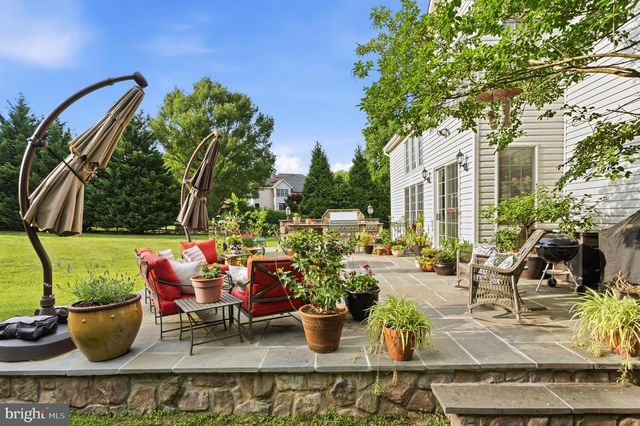 8206 GREENTREE MANOR LN, Fairfax Station, VA 22039