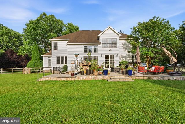 8206 GREENTREE MANOR LN, Fairfax Station, VA 22039