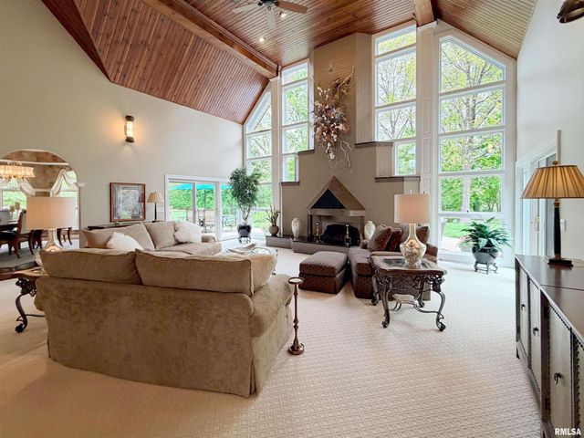 41 OAK RIDGE Point, Morton, IL 61550