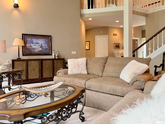 41 OAK RIDGE Point, Morton, IL 61550