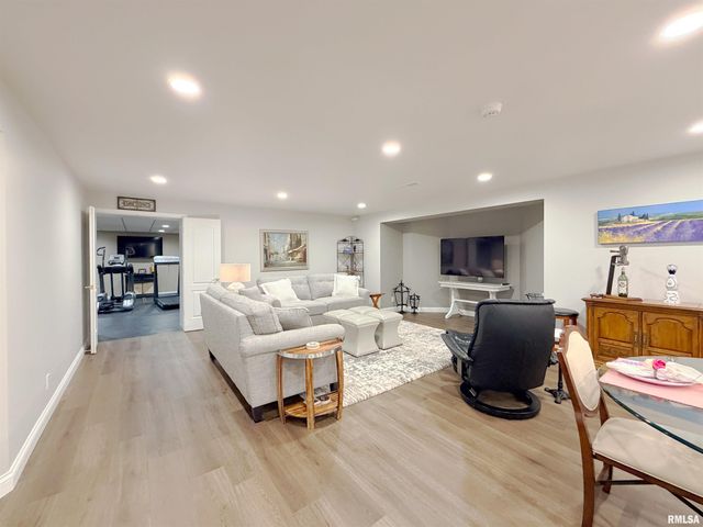 41 OAK RIDGE Point, Morton, IL 61550