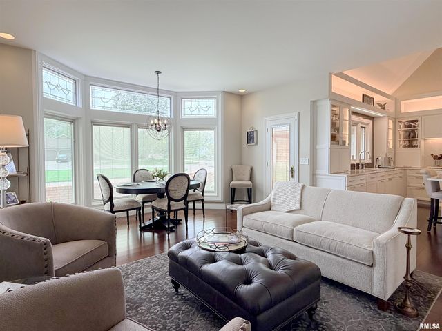 41 OAK RIDGE Point, Morton, IL 61550