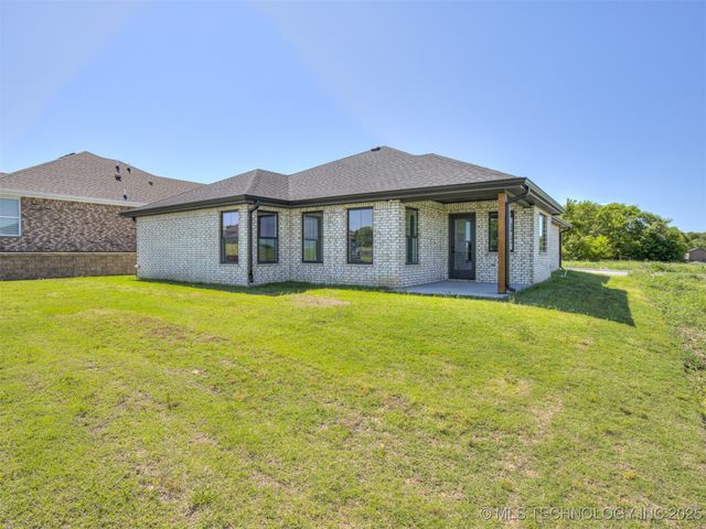 5908 Coldspring Lane, Bartlesville, OK 74006