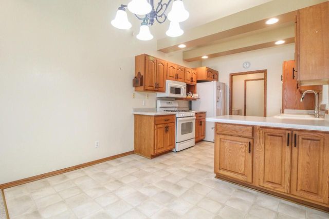 513 Woodland DRIVE, Jefferson, WI 53549