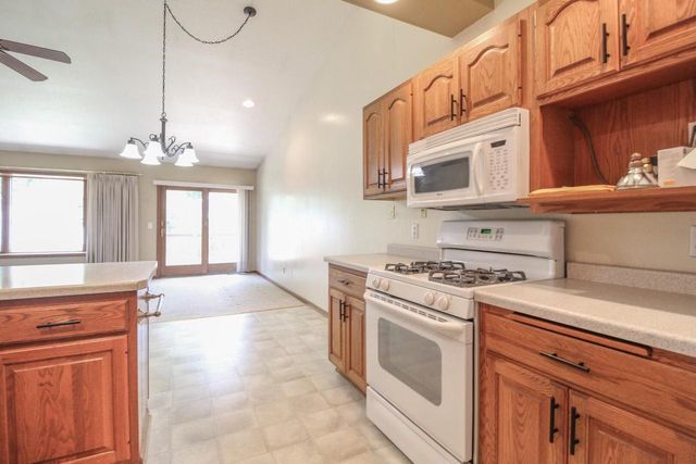 513 Woodland DRIVE, Jefferson, WI 53549