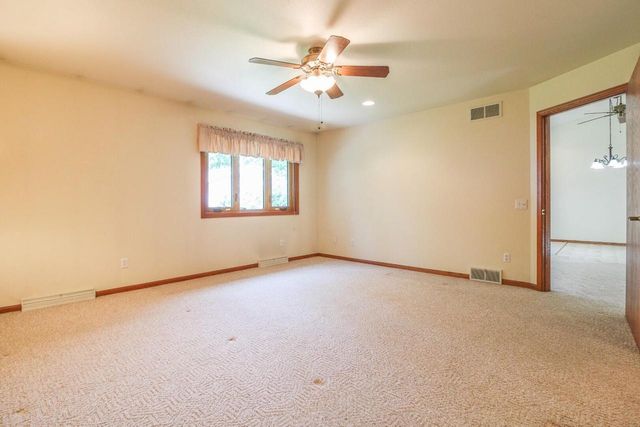 513 Woodland DRIVE, Jefferson, WI 53549