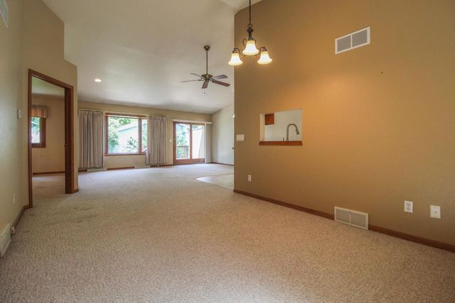 513 Woodland DRIVE, Jefferson, WI 53549