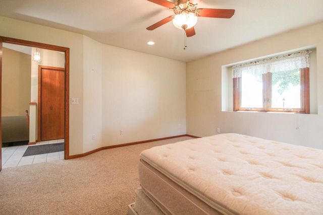 513 Woodland DRIVE, Jefferson, WI 53549