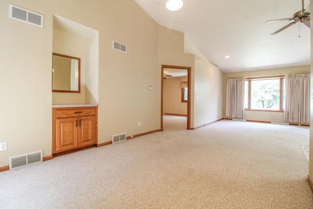 513 Woodland DRIVE, Jefferson, WI 53549