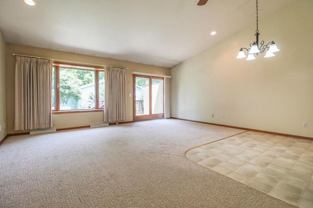 513 Woodland DRIVE, Jefferson, WI 53549
