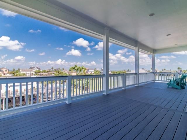 16620 Tern Road, Jamaica Beach, TX 77554