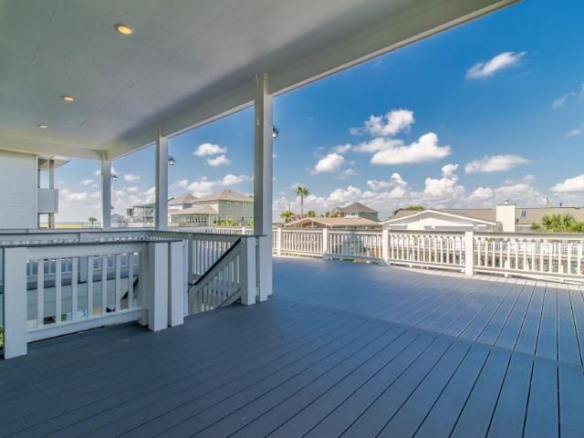 16620 Tern Road, Jamaica Beach, TX 77554