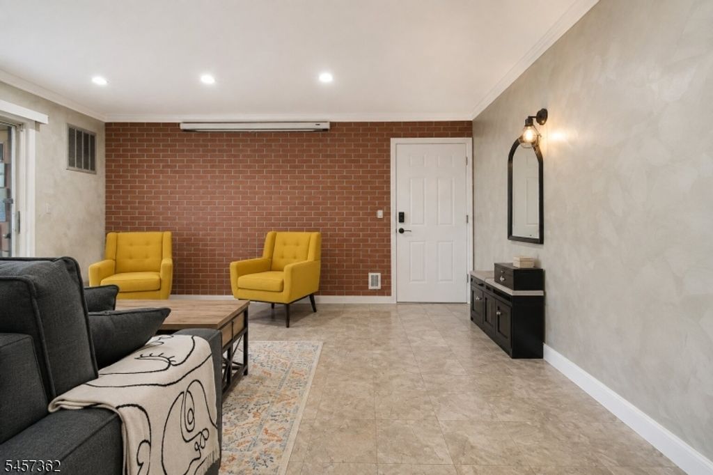 58 S 2nd St 2A, Elizabeth City, NJ 07206 — photo 2