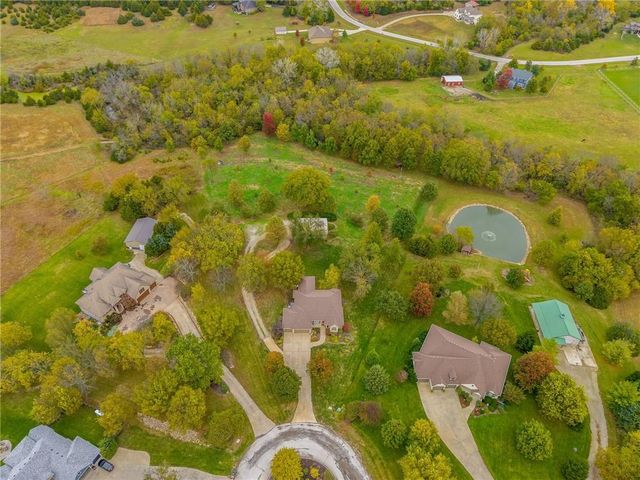 18876 W 252nd Street, Paola, KS 66071